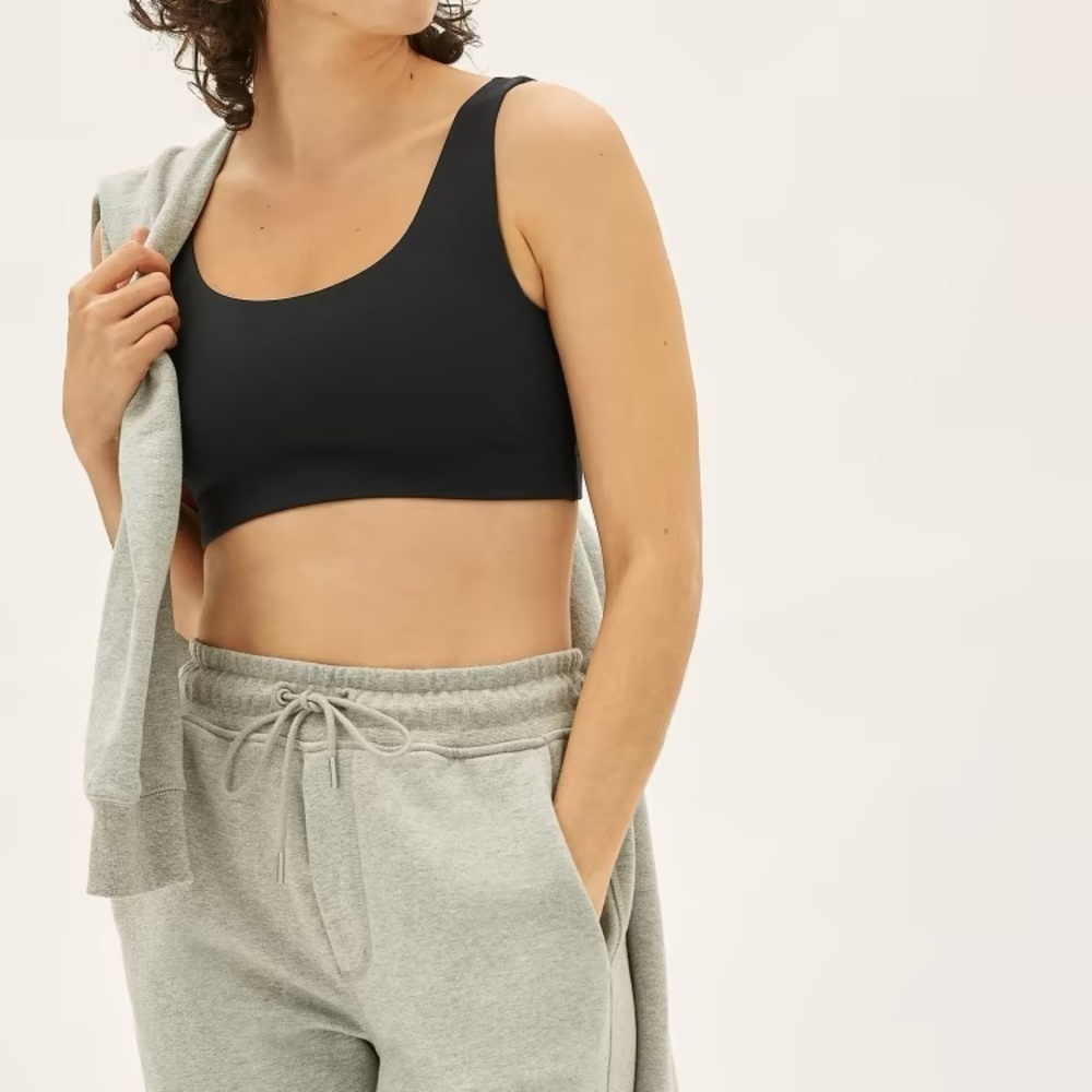 Everlane The Perform Bra Black NWT
